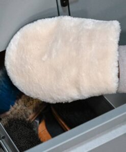 glove-sheepskin-jumpin-2